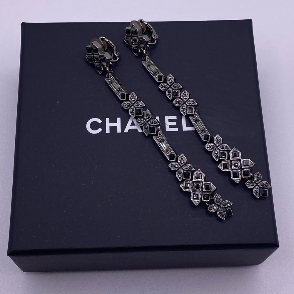 💯 Authentic Chanel Art Deco Black & Silver Rhinestones Dangle Earrings